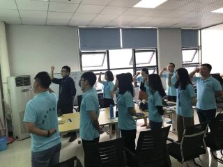 致東莞群鷹繼電器的小伙伴們，櫛風(fēng)沐雨，砥礪前行！
